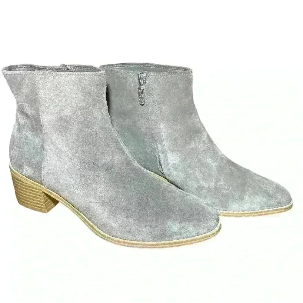Clarks‎ Collection Women 7M Gray Suede Booties Zip Up Block Wooden Heel Comfort